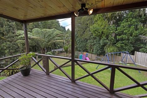 Photo of property in 566 Scenic Drive, Waiatarua, Auckland, 0612
