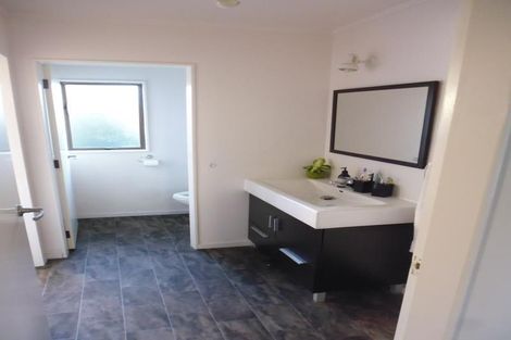 Photo of property in 6 Ross Grove, Paraparaumu, 5032