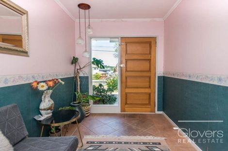 Photo of property in 114 Sturges Road, Henderson, Auckland, 0612