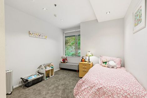 Photo of property in Patent 326 Apartments, 209s/326 Evans Bay Parade, Hataitai, Wellington, 6021