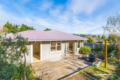 Photo of property in 3 Gates Road, Waikanae Beach, Waikanae, 5036