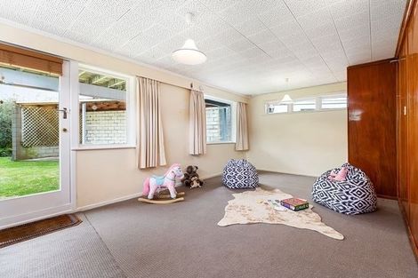 Photo of property in 6 Larsen Crescent, Tawa, Wellington, 5028