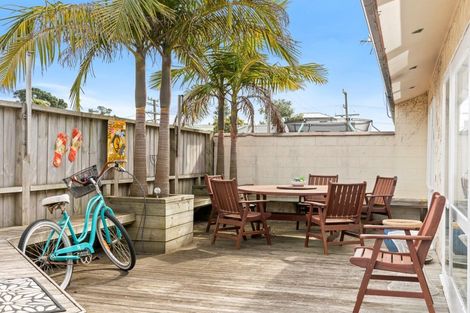 Photo of property in 2/230 Valley Road, Mount Maunganui, 3116