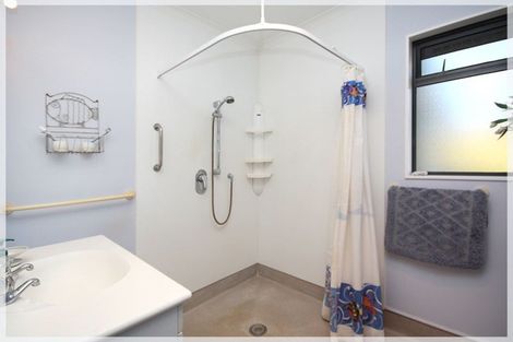 Photo of property in 4 Low Avenue, Foxton Beach, Foxton, 4815