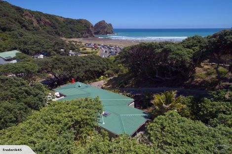 Photo of property in 35 Beach Valley Road, Piha, New Lynn, 0772