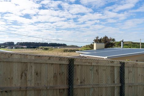 Photo of property in 6 Warren Street, Foxton Beach, Foxton, 4815
