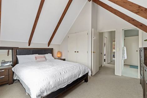 Photo of property in 2/7 Fernlea Rise, Bayview, Auckland, 0629