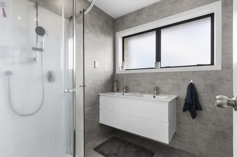 Photo of property in 73 Aberfeldy Avenue, Highland Park, Auckland, 2010