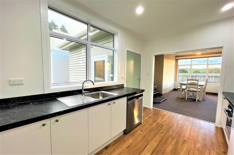 Photo of property in 7 Ovenden Street, Owaka, 9535