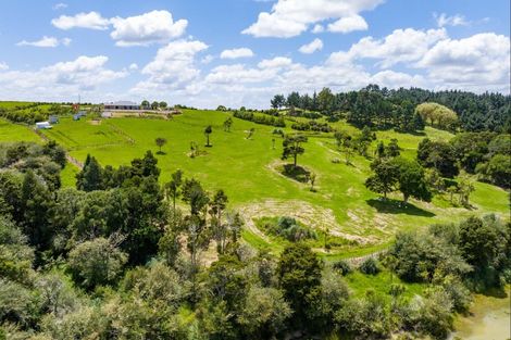 Photo of property in 24 Karakanui Road, Tinopai, Matakohe, 0593
