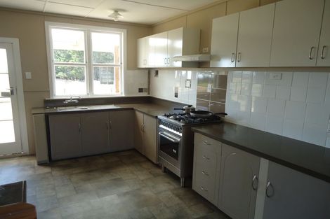 Photo of property in 27 Kennards Road, Waimate, 7978