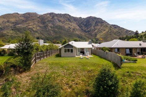 Photo of property in 9 Sew Hoy Lane, Arthurs Point, Queenstown, 9371