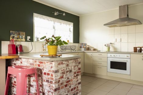 Photo of property in 11 Travis Street, Taradale, Napier, 4112