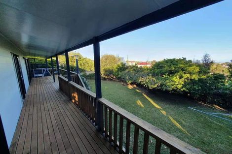 Photo of property in 6 Tableau Place, Totara Vale, Auckland, 0629