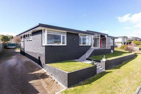 Photo of property in 20 Hinerau Grove, Waipahihi, Taupo, 3330