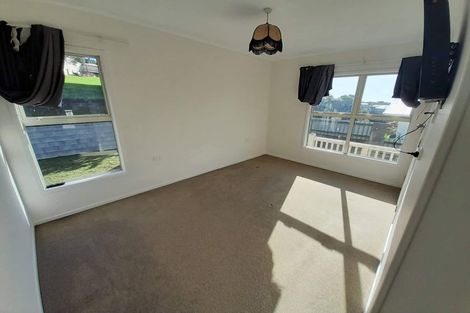 Photo of property in 59 Riversdale Drive, Merrilands, New Plymouth, 4312