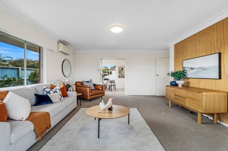 Photo of property in 2 Tupaea Place, Otumoetai, Tauranga, 3110