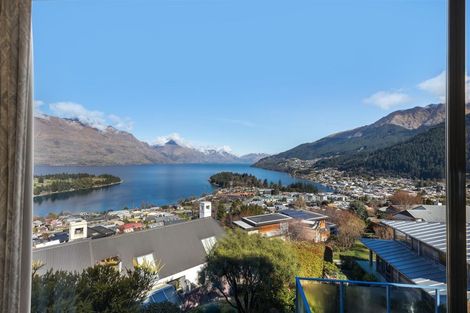 Photo of property in 33 Edinburgh Drive, Queenstown, 9300