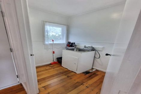 Photo of property in 64 Smythe Road, Henderson, Auckland, 0612