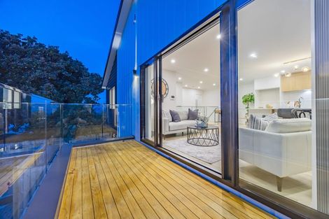 Photo of property in 3c Dawnhaven Drive, Te Atatu Peninsula, Auckland, 0610