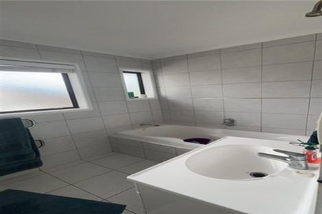 Photo of property in 9 Quibray Place, Botany Downs, Auckland, 2010