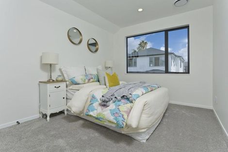 Photo of property in 2c Livingstone Street, Milford, Auckland, 0620