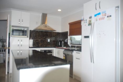 Photo of property in 14b Lesa Annis Place, Henderson, Auckland, 0612