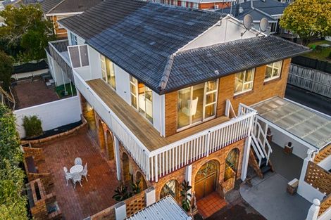 Photo of property in 1/100 Titirangi Road, New Lynn, Auckland, 0600