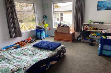 Photo of property in 27 Cowling Road, Hurdon, New Plymouth, 4310