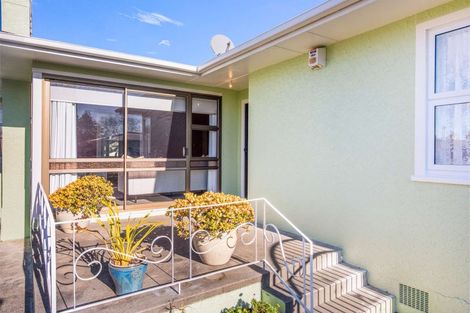 Photo of property in 2 Marsden Place, Awapuni, Palmerston North, 4412