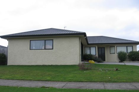 Photo of property in 69 Rhodes Drive, Kelvin Grove, Palmerston North, 4414