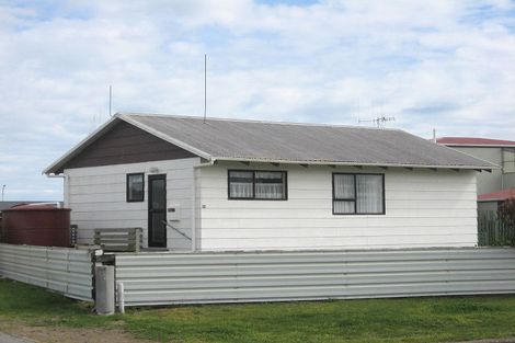 Photo of property in 33 Kahukura Avenue, Waitarere Beach, Levin, 5510