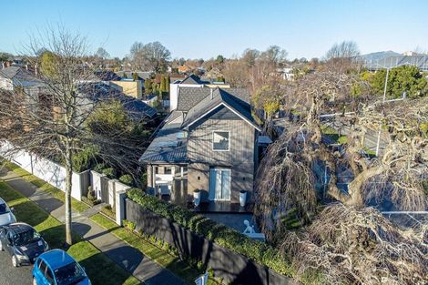 Photo of property in 2 Snowdon Road, Fendalton, Christchurch, 8052