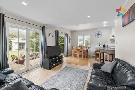 Photo of property in 11 Godley Street, Waterloo, Lower Hutt, 5011