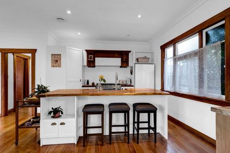 Photo of property in 7 Seddon Street, Westown, New Plymouth, 4310