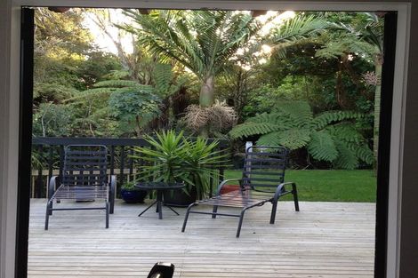 Photo of property in 17 Howard Road, Northcote, Auckland, 0627