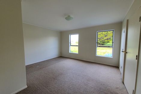 Photo of property in 10 Hollydale Grove, Churton Park, Wellington, 6037