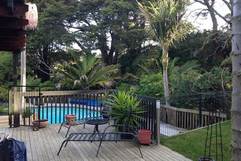 Photo of property in 17 Howard Road, Northcote, Auckland, 0627