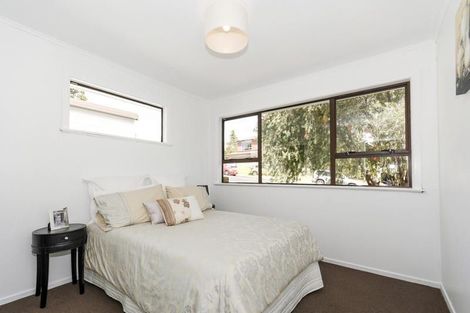 Photo of property in 35 Taipari Road, Te Atatu Peninsula, Auckland, 0610