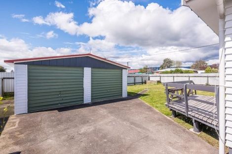 Photo of property in 15 Bledisloe Street, Levin, 5510