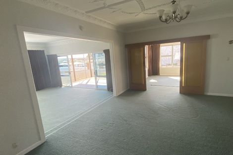 Photo of property in 7 Waimea Street, Westown, New Plymouth, 4310