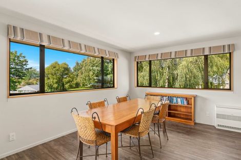 Photo of property in 8 Larch Place, Wanaka, 9305