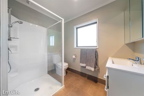 Photo of property in 92 Katherine Mansfield Drive, Whitemans Valley, Upper Hutt, 5371