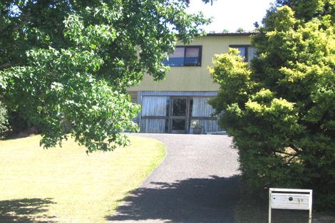 Photo of property in 29 Easton Park Parade, Glenfield, Auckland, 0629