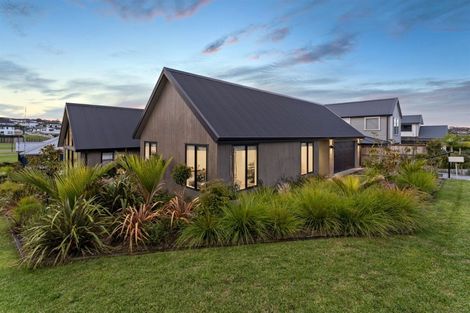 Photo of property in 2 Jardin Court, Silverdale, 0932