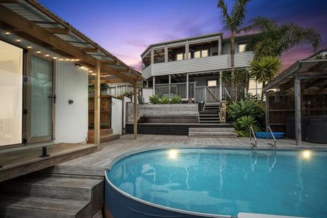 Photo of property in 11a Mizpah Road, Waiake, Auckland, 0630