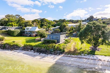 Photo of property in 1 Rigby Street, Whakapirau, 0583