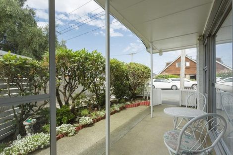 Photo of property in 160 Macandrew Road, South Dunedin, Dunedin, 9012