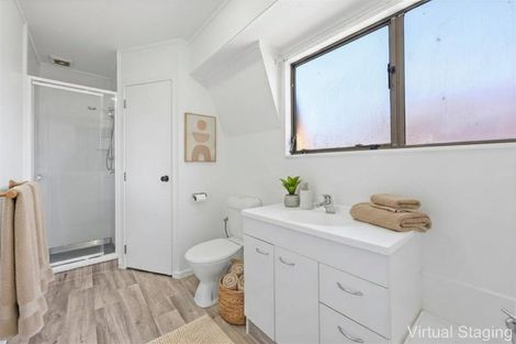 Photo of property in 2/33 Curacao Place, Half Moon Bay, Auckland, 2012