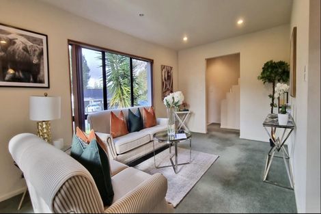 Photo of property in 2/6 Eugenia Rise, Totara Heights, Auckland, 2105